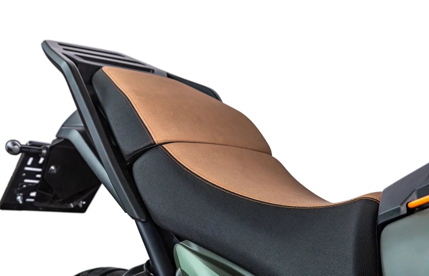 RIXTON MOTORCYCLES Crossfire 500STORR 快適なライドを実現したシート 輸入発売元MOTORISTS